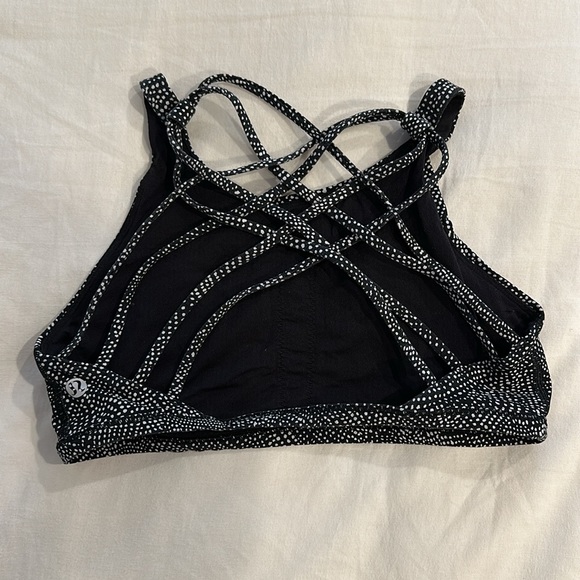 LuluLemon sports bra size 8 - Picture 2 of 2